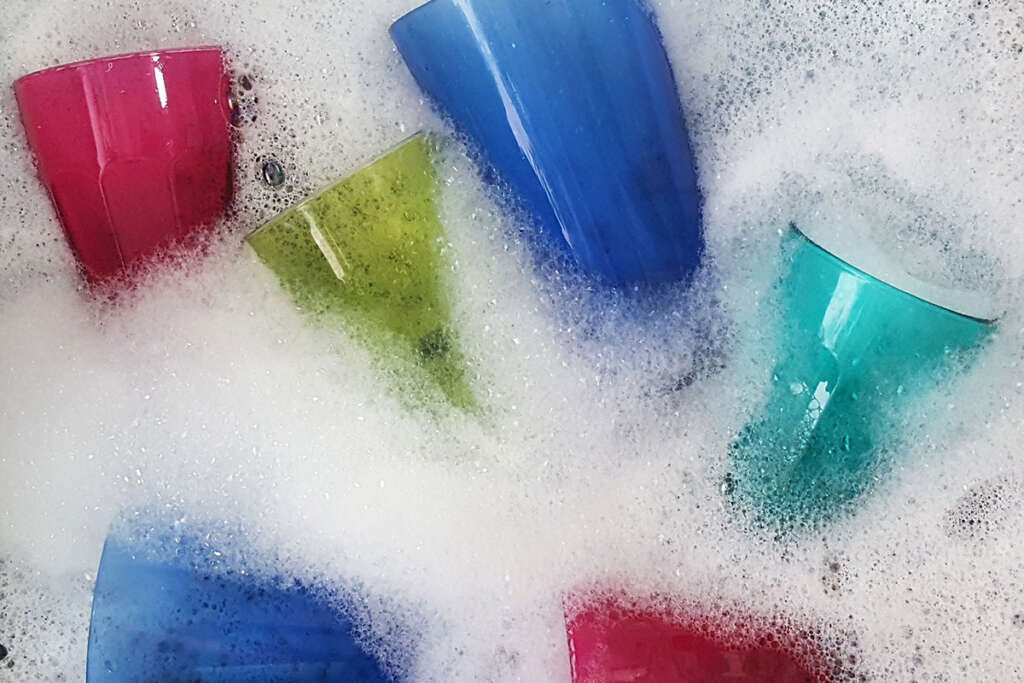 Toxic Chemicals in Your Dishwashing Liquid and Laundry Detergent